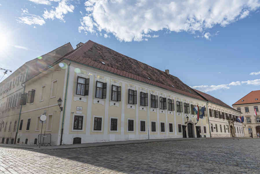 Croacia - Zagreb 01 - Sede del Gobierno de Croacia.jpg